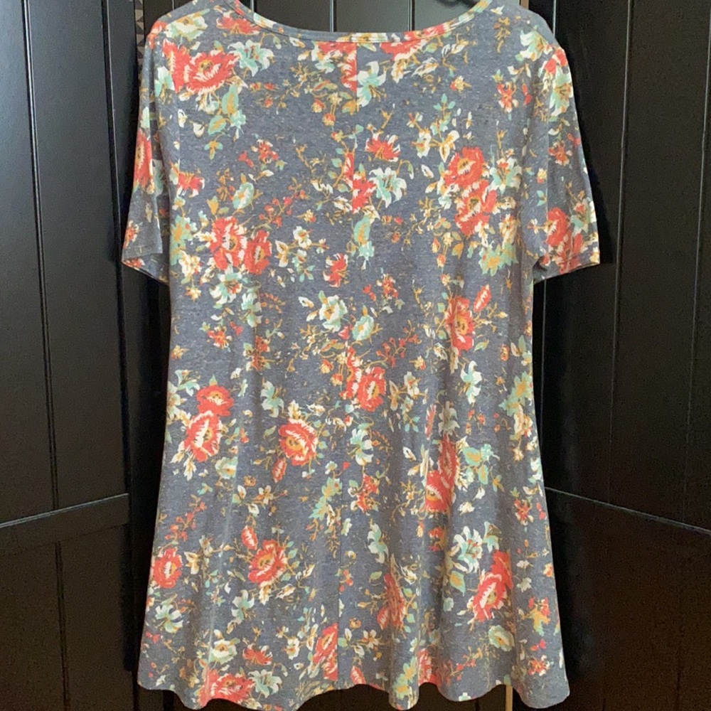 Lularoe “Perfect T” - Picture 5 of 6